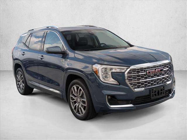 Used 2024 GMC Terrain Denali w/ Denali Premium Package AWD/4WD image 3