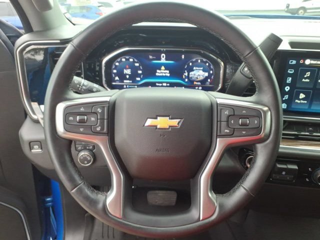 Used 2025 Chevrolet Silverado 1500 LT AWD/4WD image 17