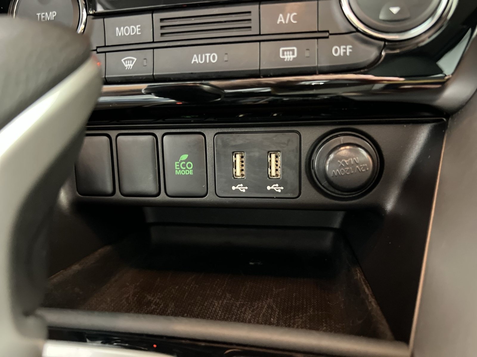 Used 2024 Mitsubishi Eclipse Cross AWD image 34