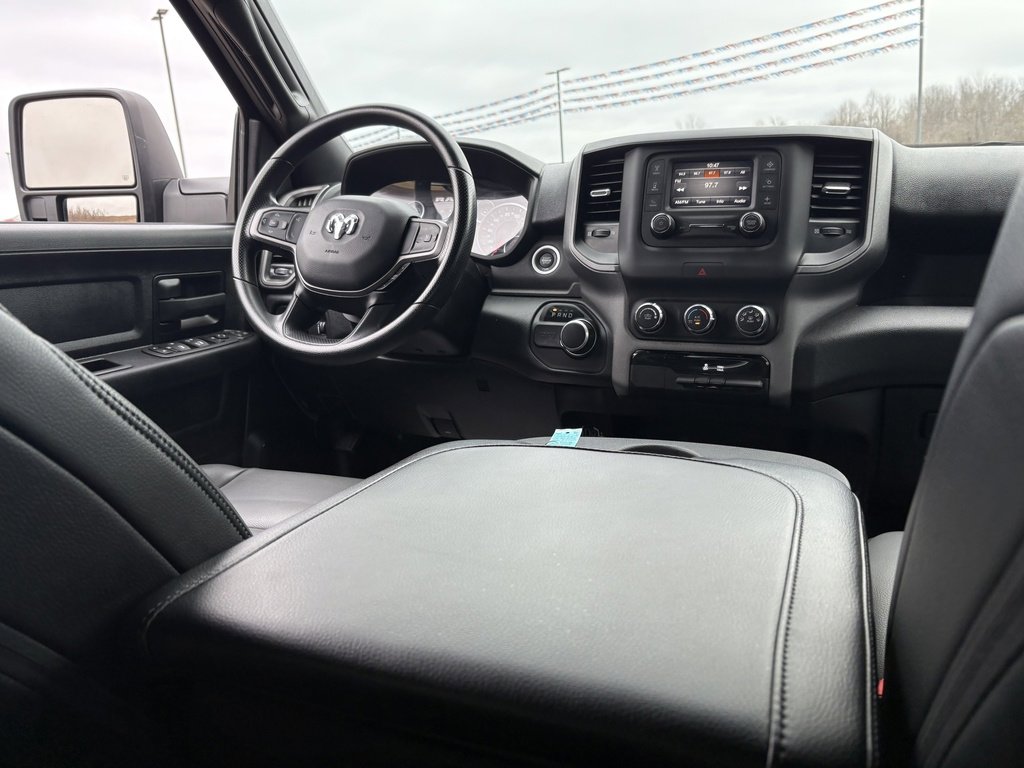 Used 2024 RAM 2500 Tradesman w/ Chrome Appearance Group image 28