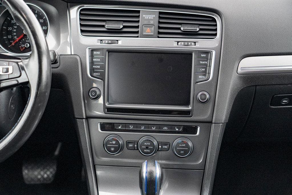 Used 2016 Volkswagen e-Golf SEL Premium image 19