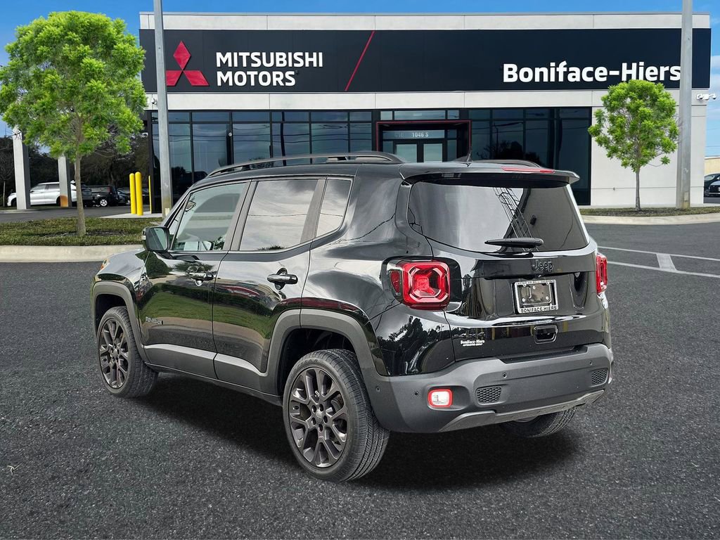 Used 2023 Jeep Renegade Limited w/ Sun/Sound Group AWD/4WD image 3