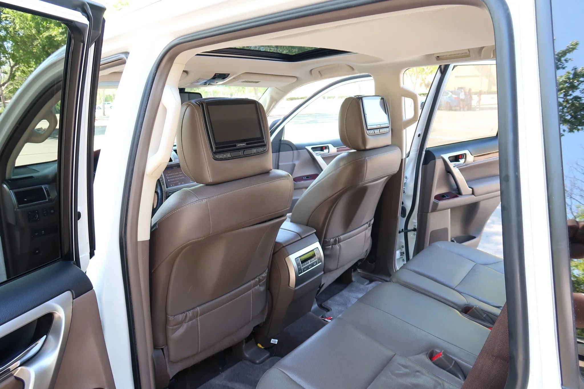 Used 2015 Lexus GX 460 w/ Premium Package AWD/4WD image 11