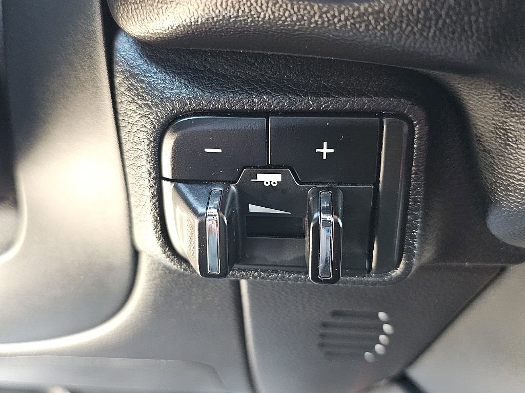 Used 2025 Dodge Durango GT image 31