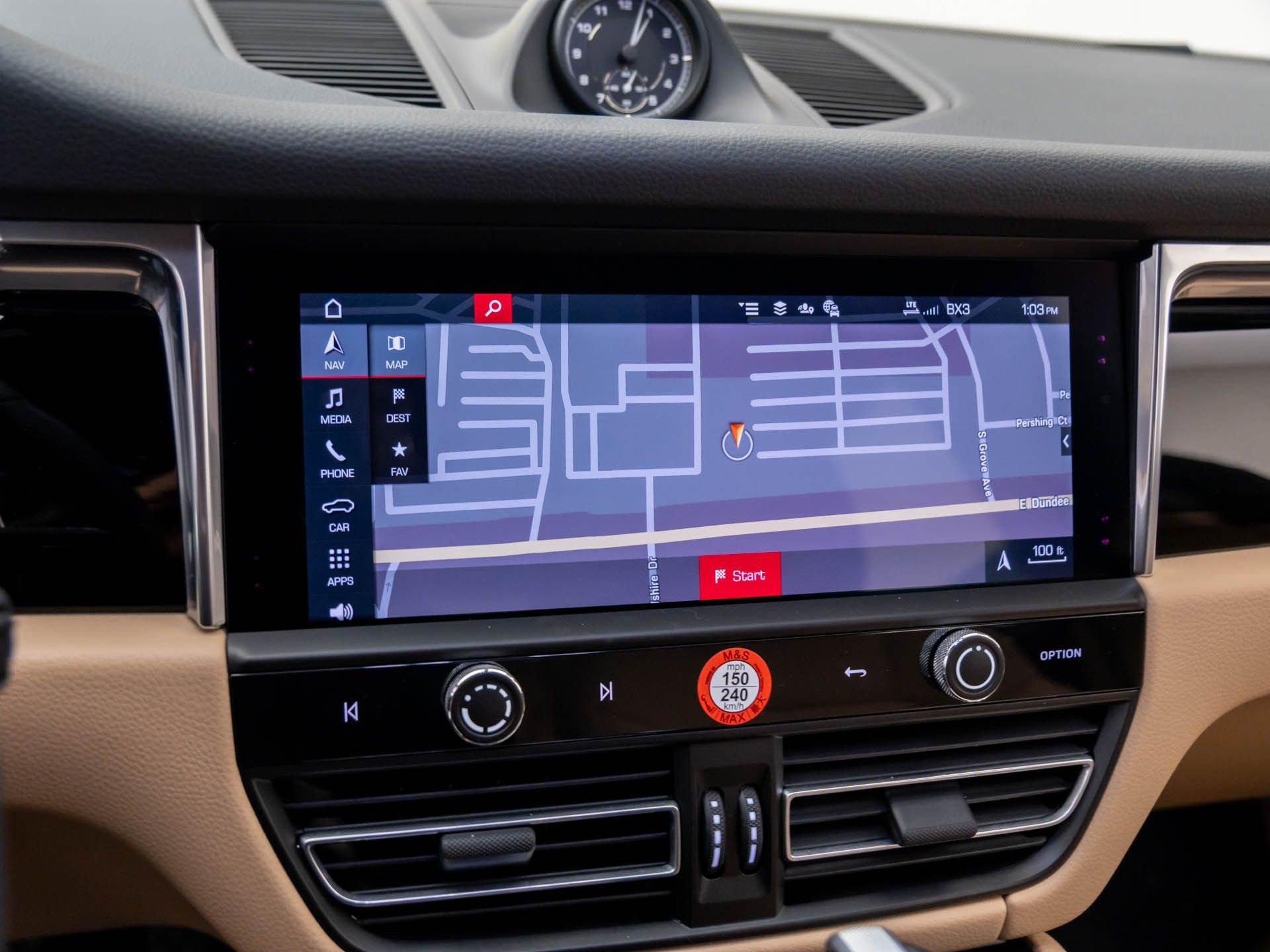 Certified 2025 Porsche Macan image 22