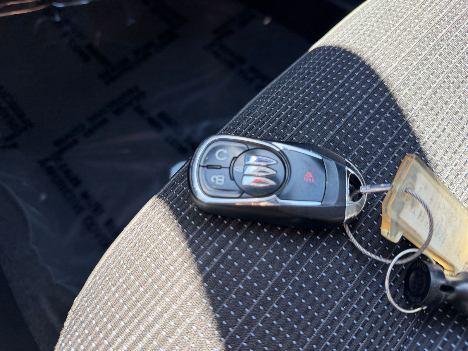 Used 2025 Buick Envista Preferred image 21