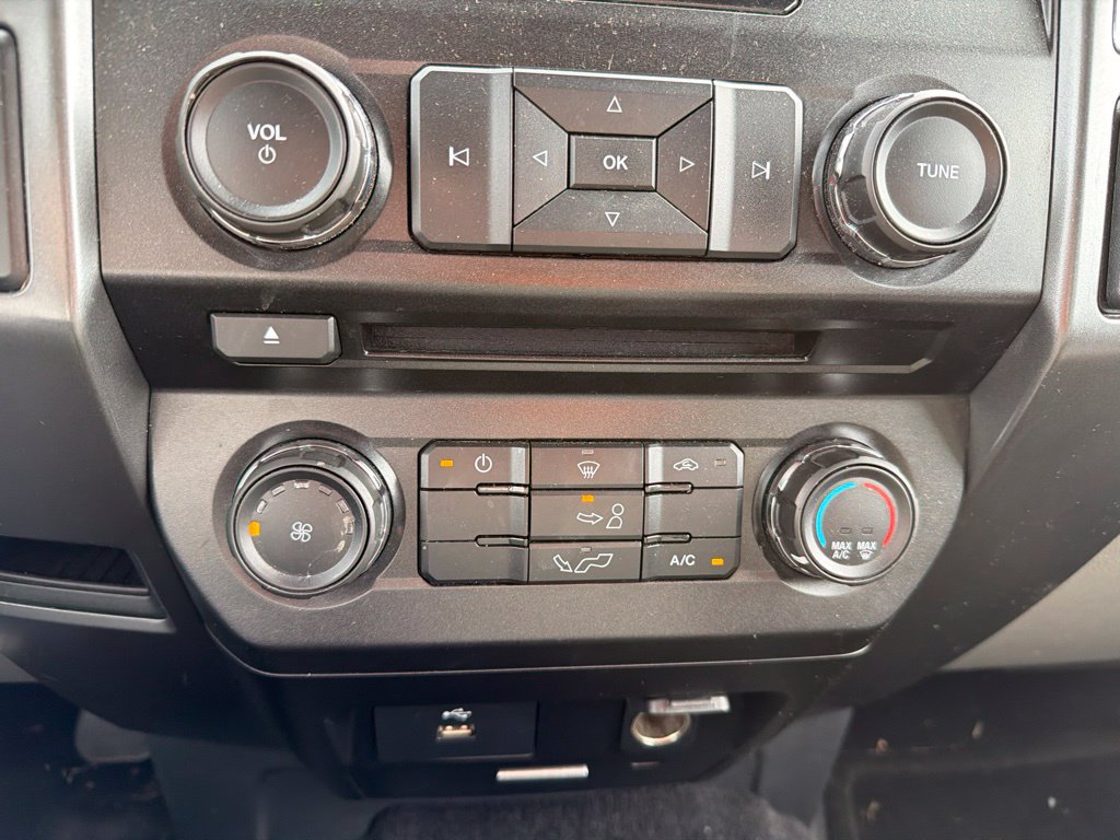 Used 2017 Ford F150 XLT AWD/4WD image 3