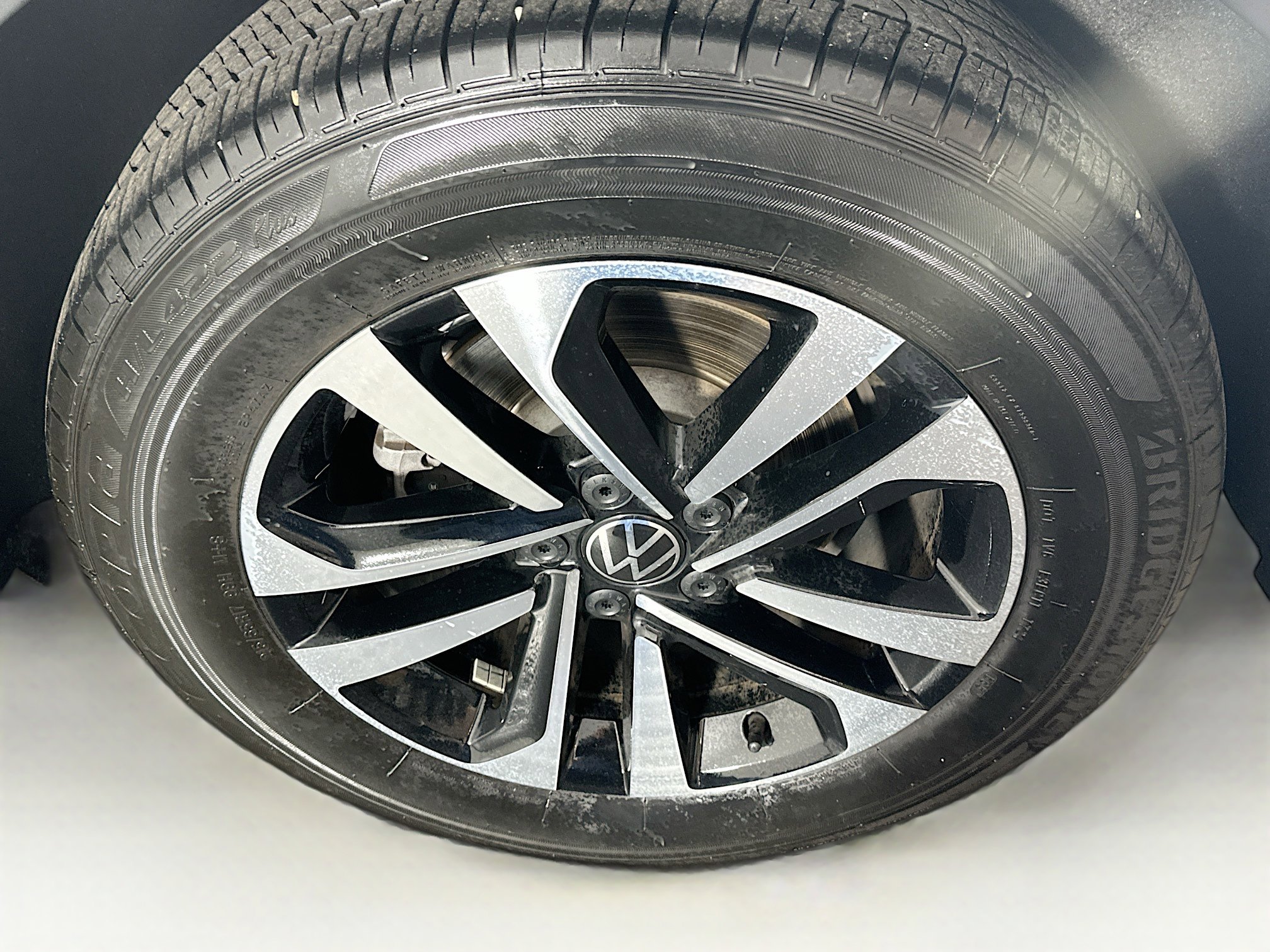 Used 2024 Volkswagen Tiguan S image 11