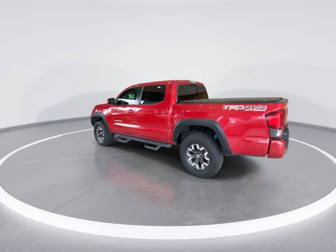 Used 2018 Toyota Tacoma TRD Off-Road AWD/4WD image 6