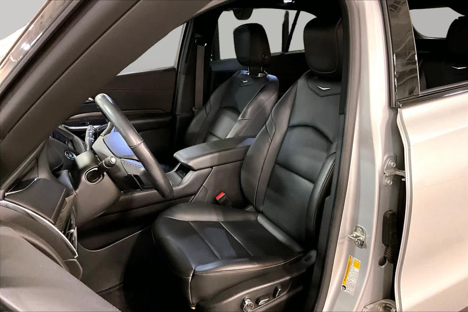 Used 2019 Cadillac XT4 Sport w/ Cold Weather Package FWD image 8