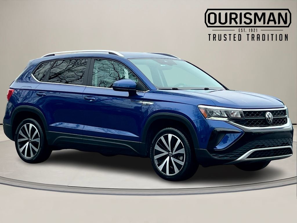 Used 2024 Volkswagen Taos SE image 1