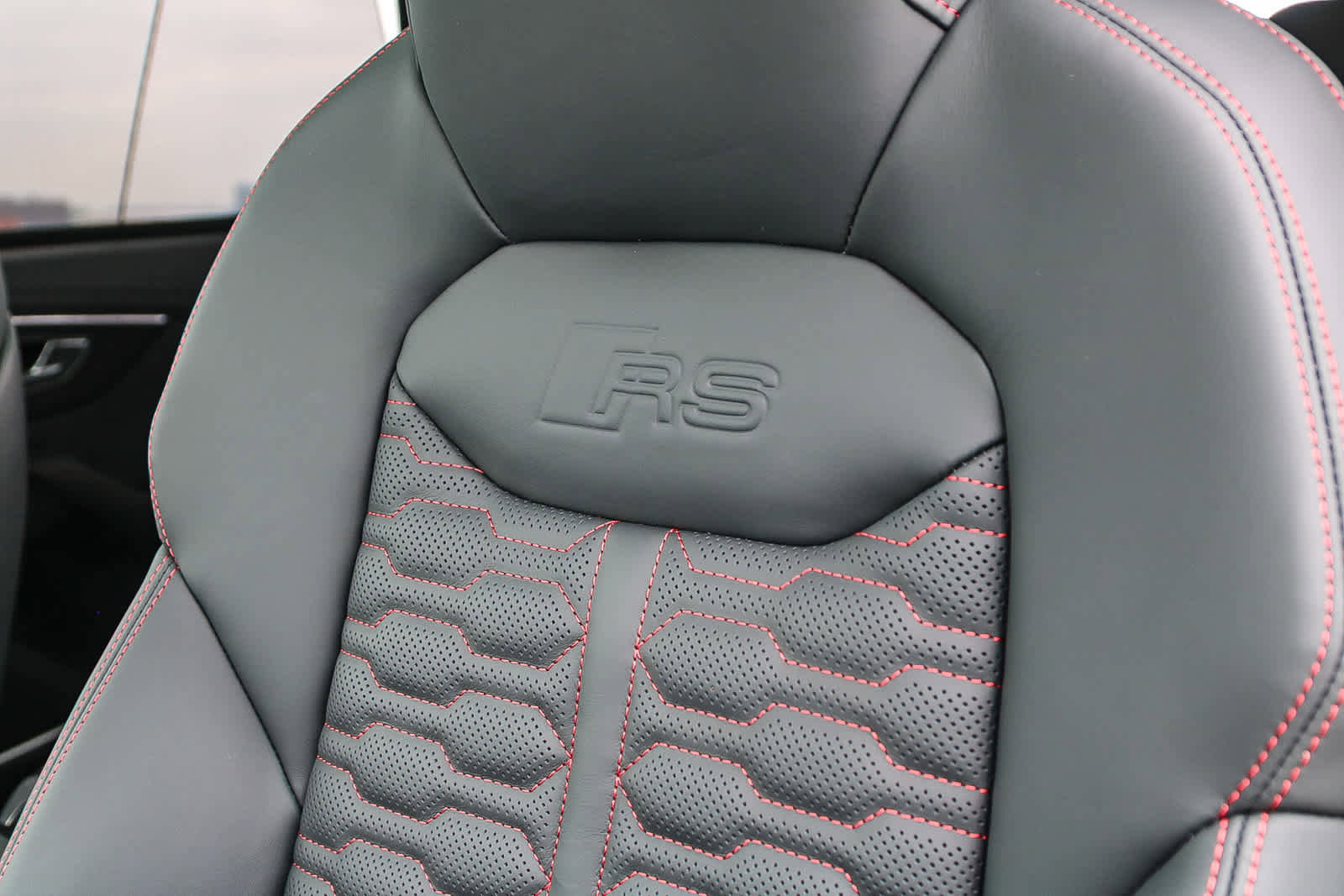 New 2025 Audi RS Q8 performance image 26