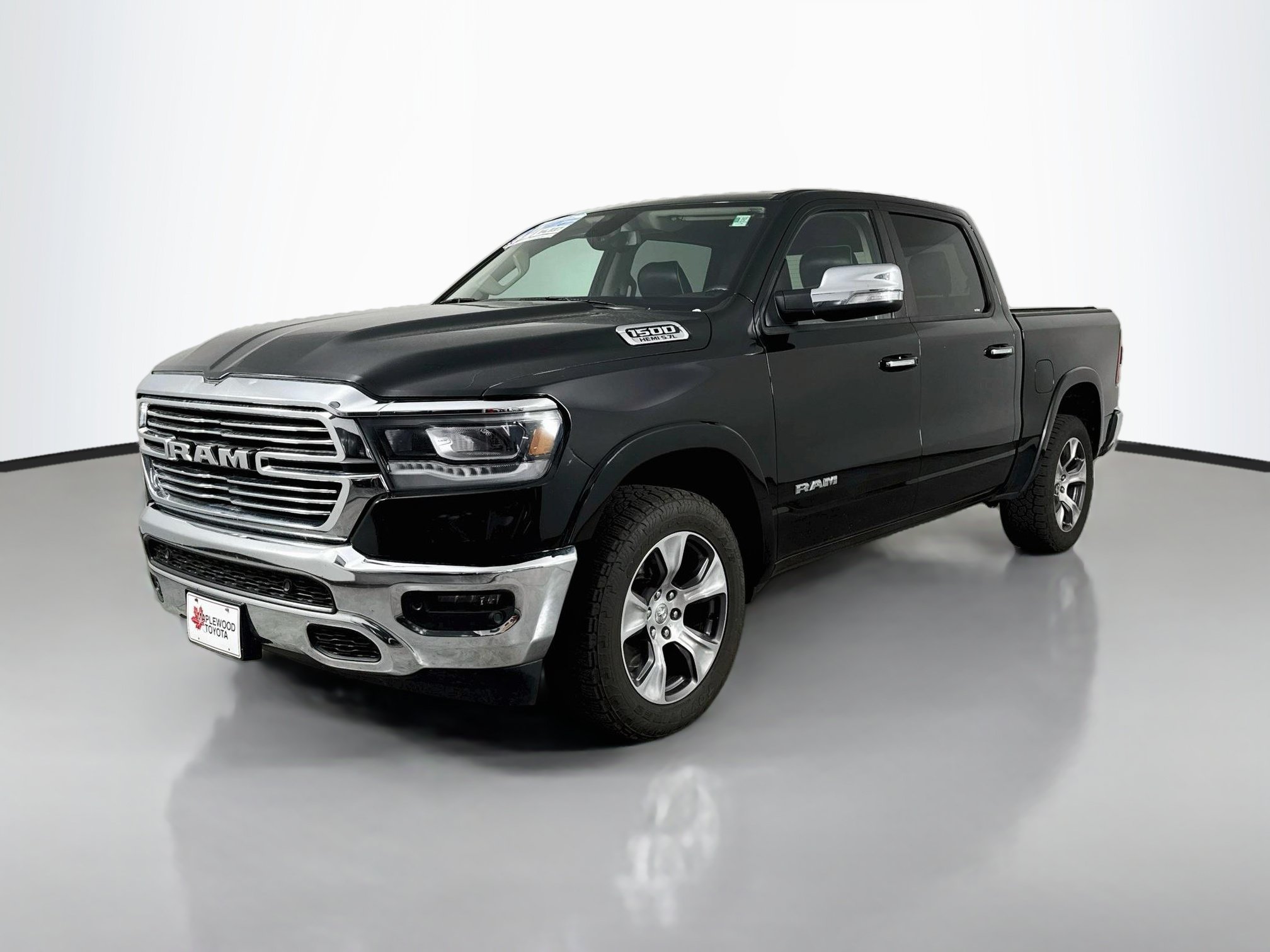 Used 2019 RAM 1500 Laramie AWD/4WD image 3