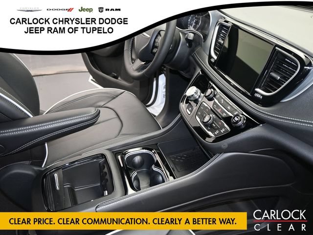 New 2026 Chrysler Pacifica Limited w/ Uconnect Theater Family Group FWD image 49