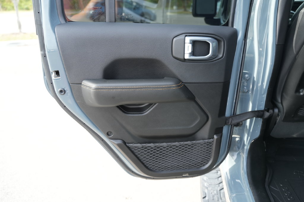 Used 2024 Jeep Wrangler Unlimited Sahara w/ Safety Group AWD/4WD image 17