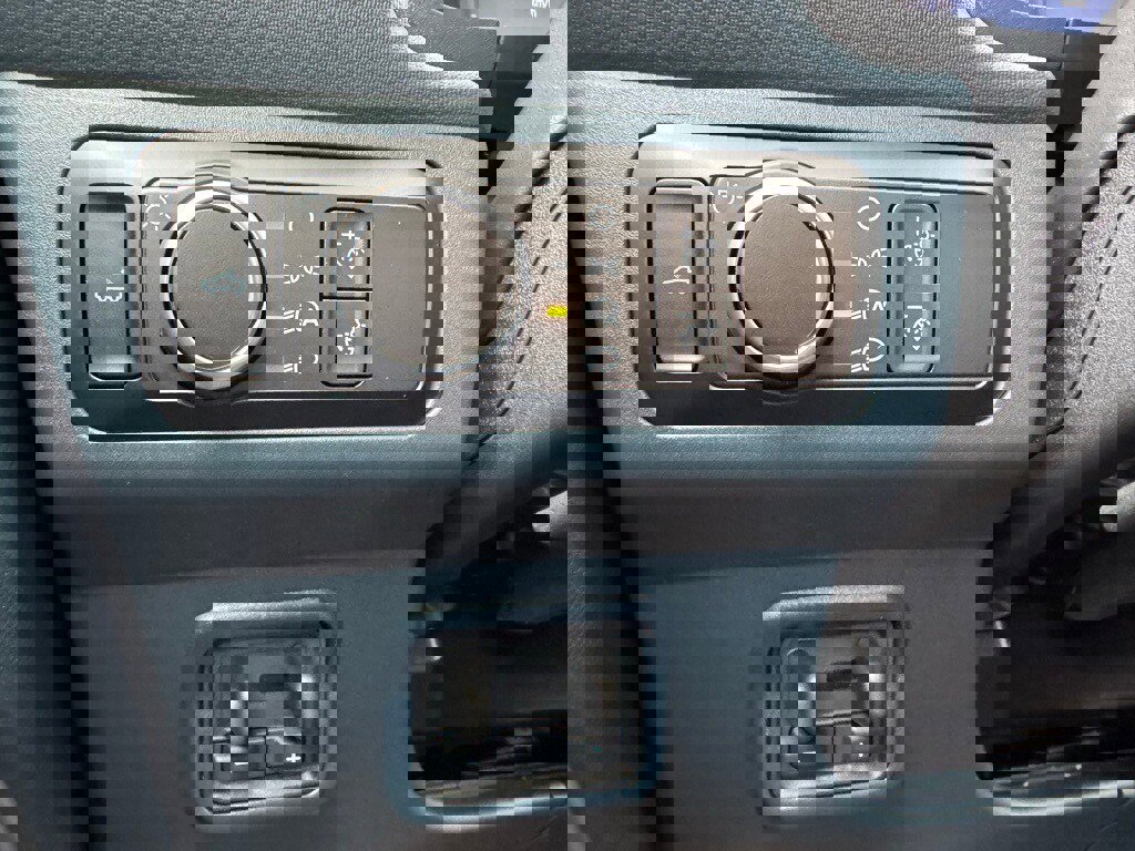 New 2025 Ford Maverick XLT w/ Black Appearance Package image 30