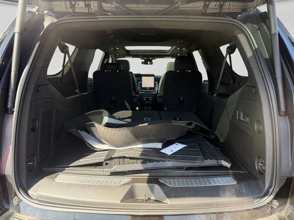 New 2026 GMC Yukon XL Denali w/ Sun & Power Step Package AWD/4WD image 18