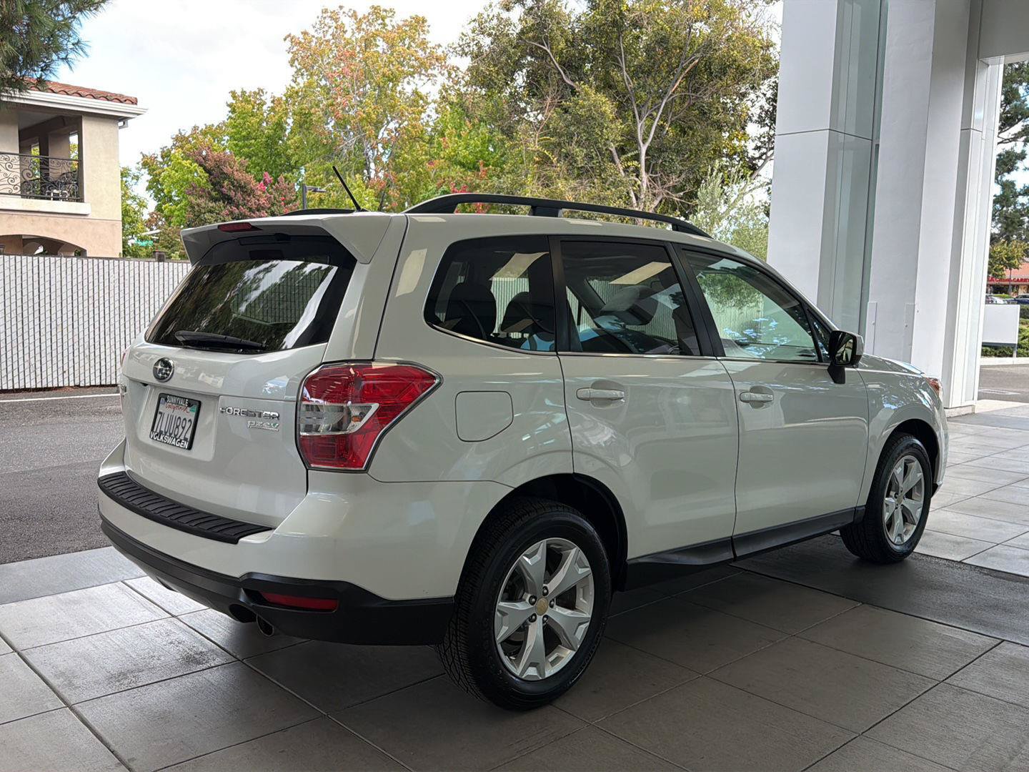 Used 2015 Subaru Forester 2.5i Limited w/ Popular Package #2 AWD/4WD image 5