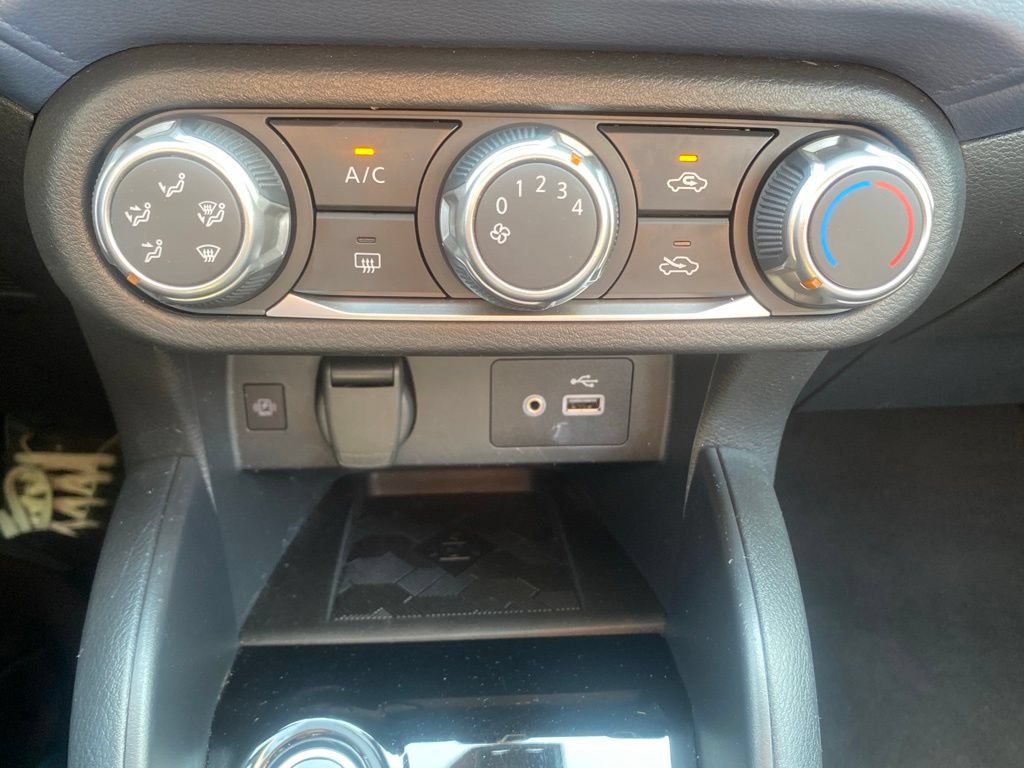 Certified 2025 Nissan Versa SV FWD image 31