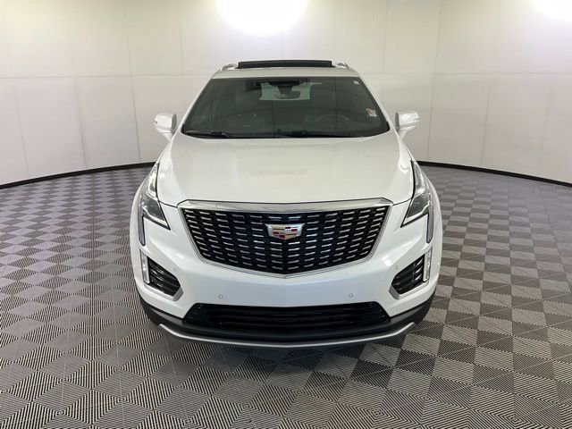Used 2025 Cadillac XT5 Premium Luxury w/ Technology Package image 2