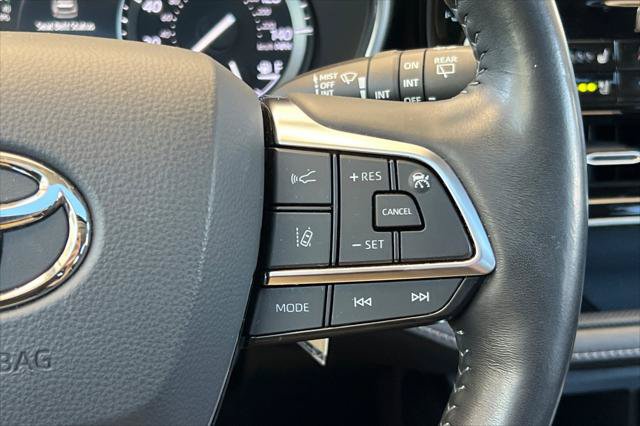 Certified 2021 Toyota Highlander Limited AWD/4WD image 30