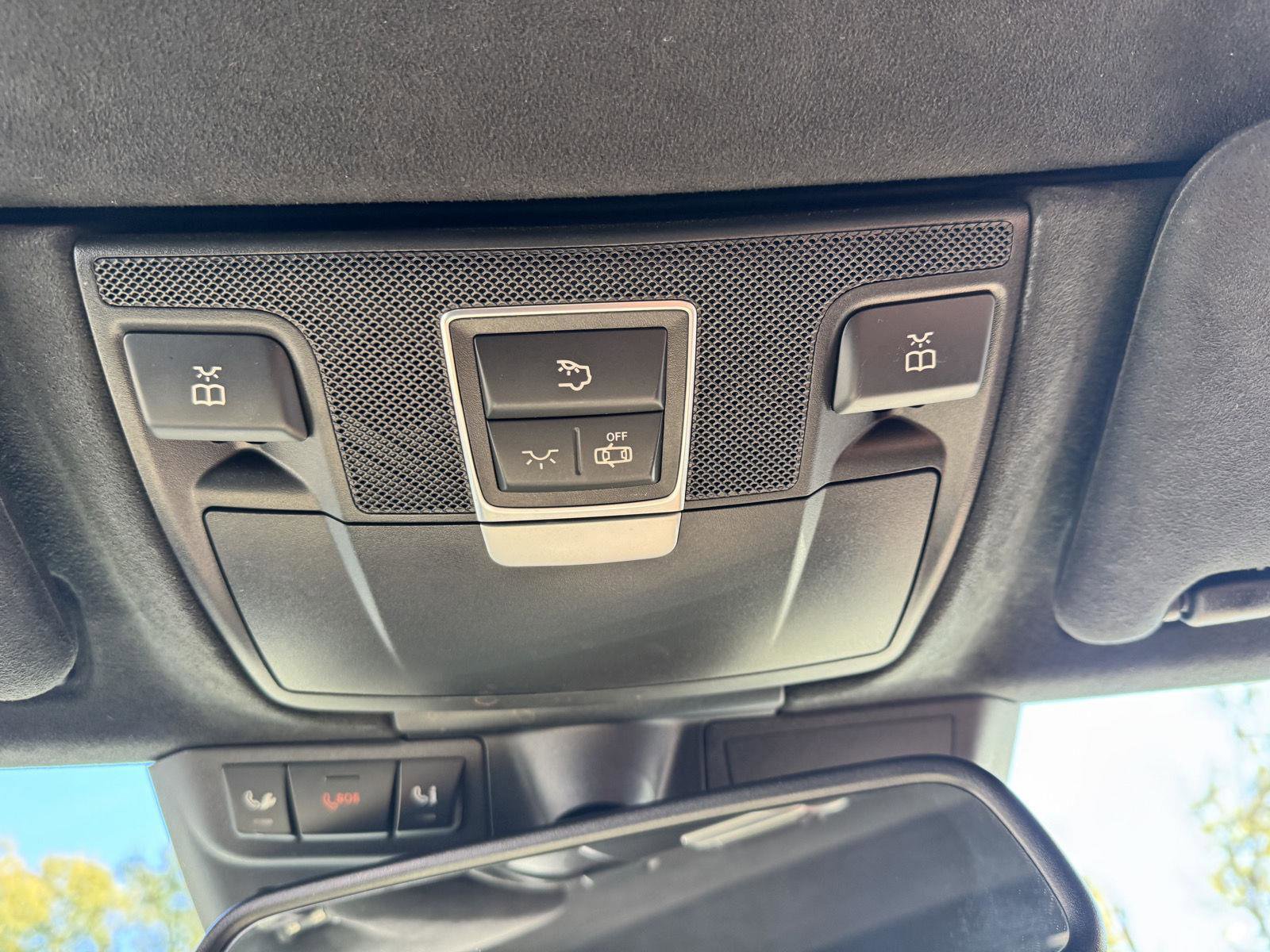 Used 2017 Mercedes-Benz S 550 Cabriolet image 13