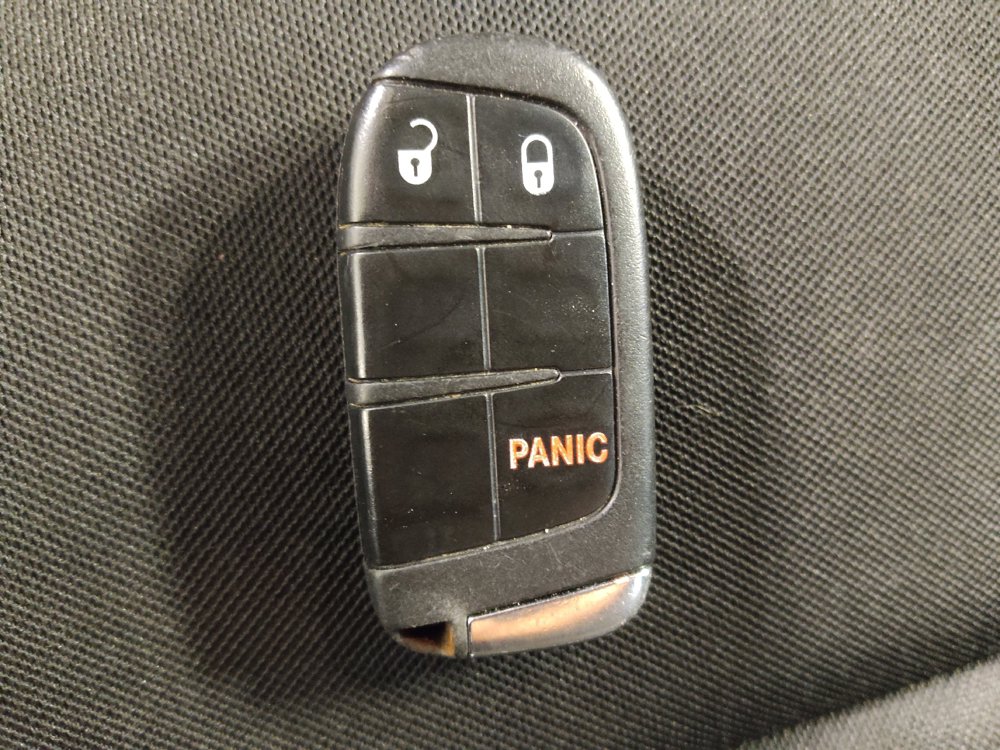 Used 2020 Jeep Renegade Latitude w/ Popular Equipment Group FWD image 32