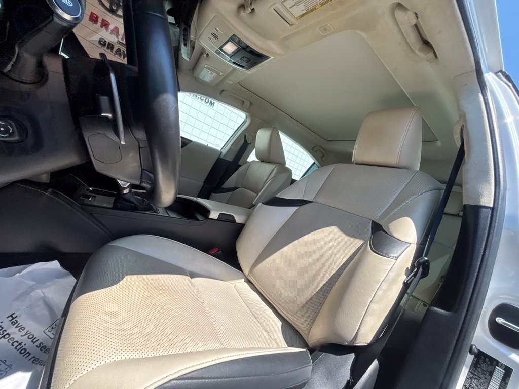 Used 2023 Lexus ES 350 w/ Premium Package FWD image 11
