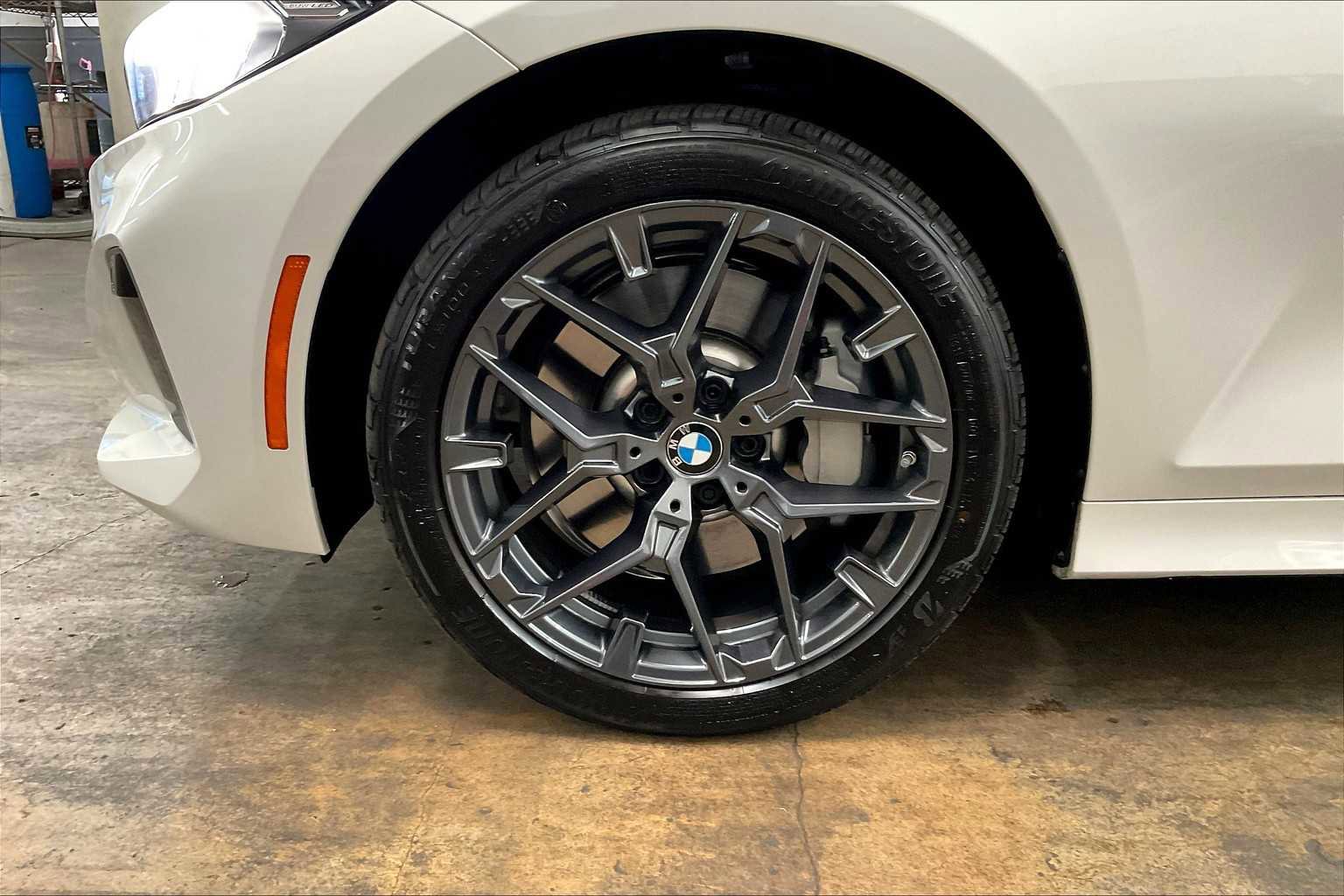 Used 2025 BMW 330i Sedan w/ Premium Package image 12