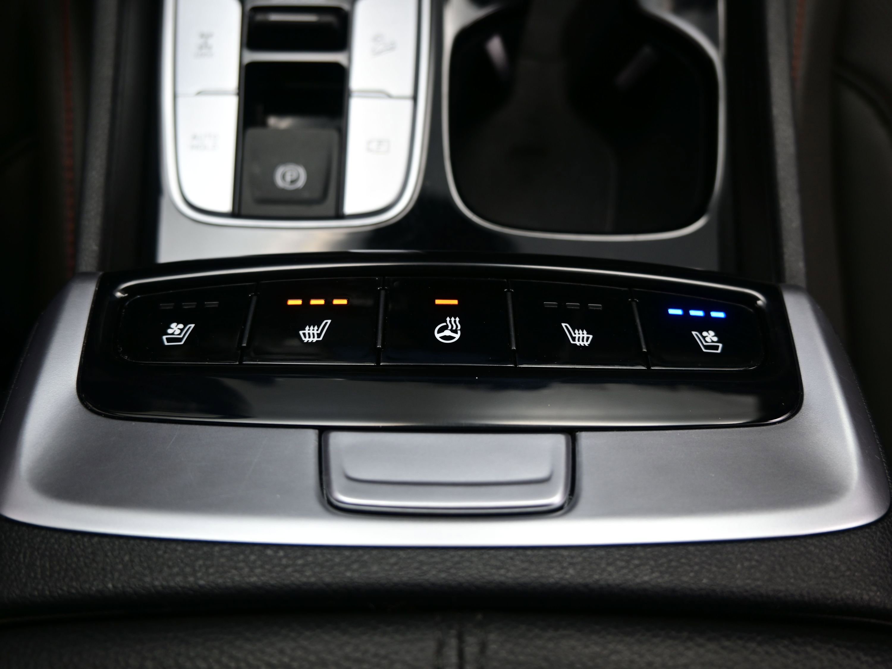 Certified 2023 Hyundai Santa Cruz Limited w/ Winter Package image 23