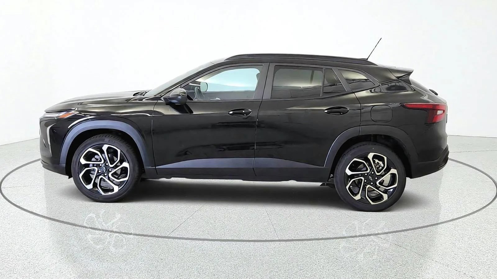Used 2024 Chevrolet Trax RS w/ Sunroof Package FWD image 5