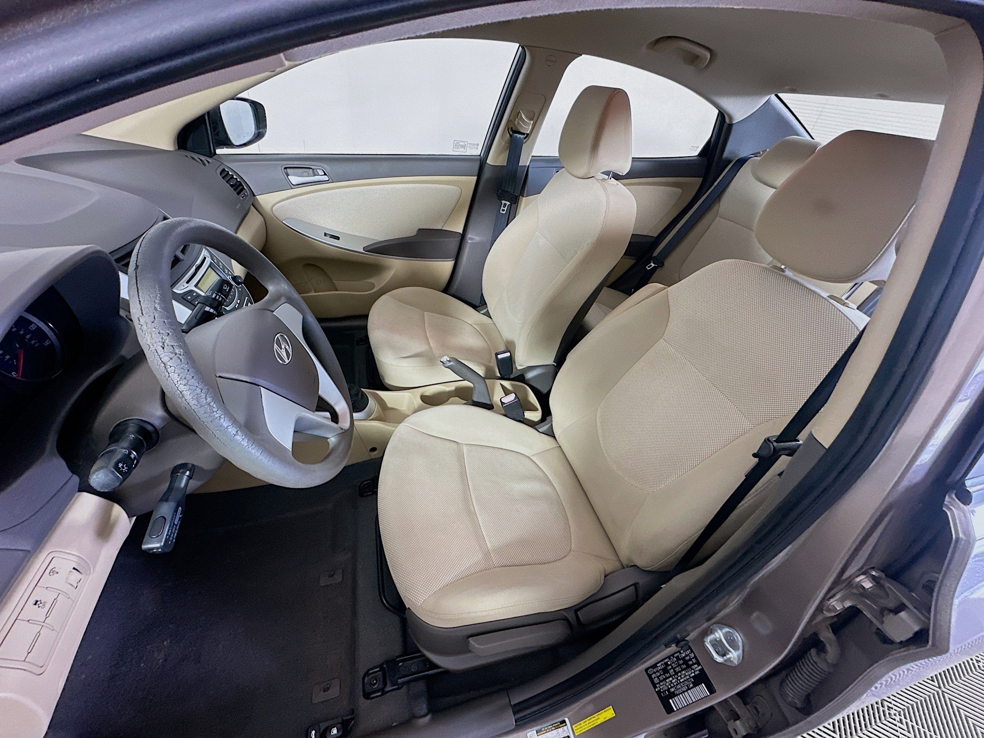 Used 2012 Hyundai Accent GLS w/ Comfort Pkg 2 FWD image 13