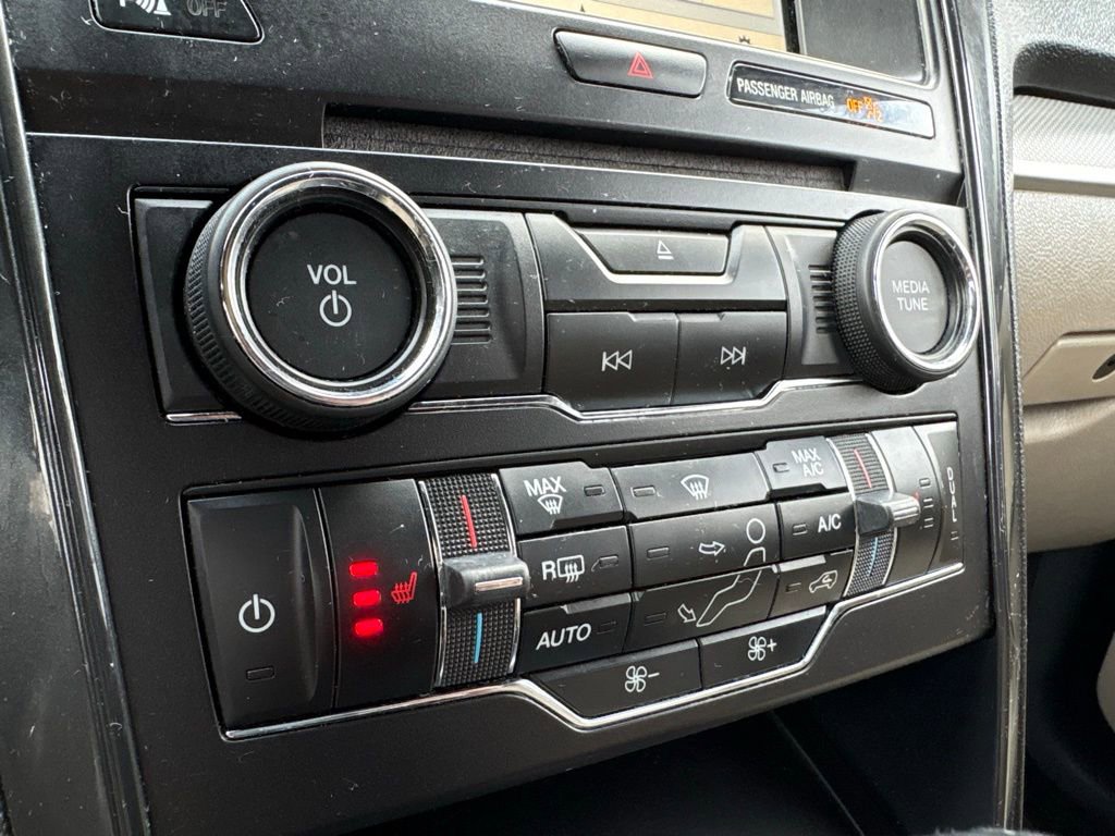 Used 2018 Ford Explorer XLT w/ Equipment Group 202A image 39