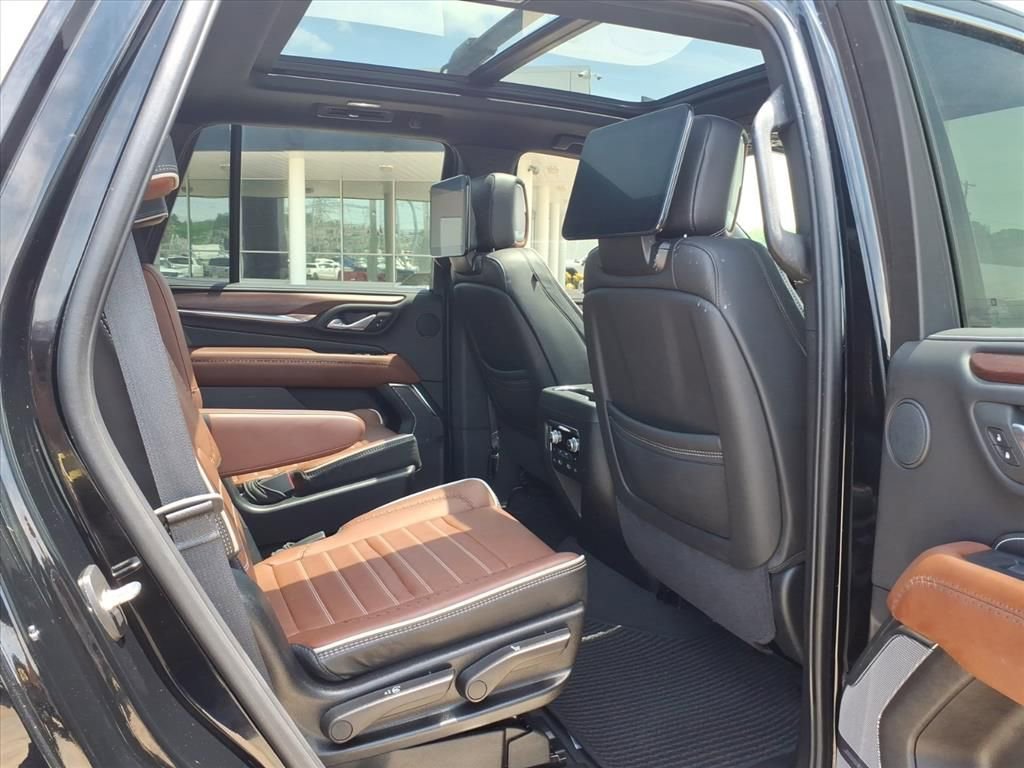 Used 2024 GMC Yukon Denali Ultimate AWD/4WD image 13