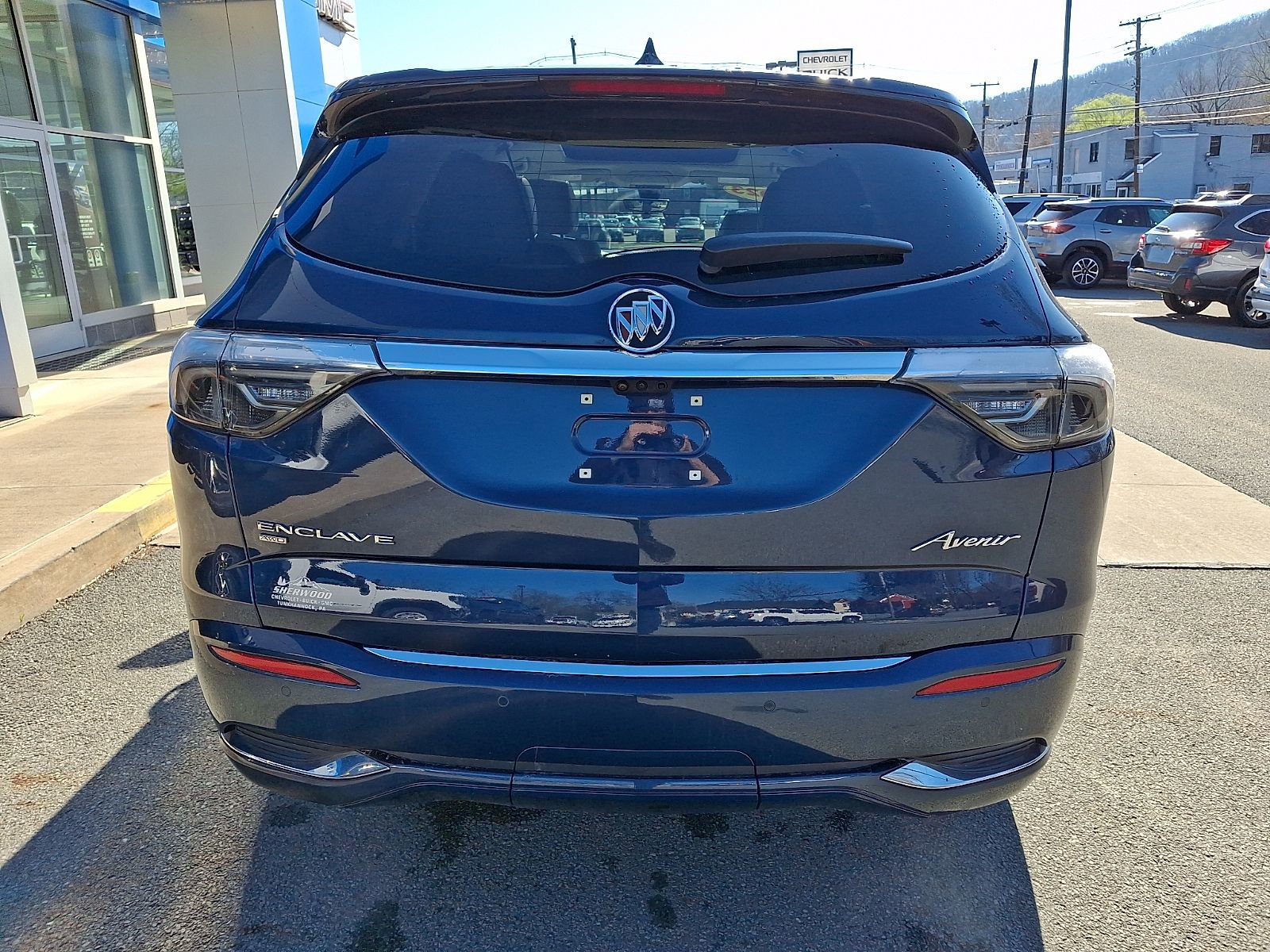 Used 2023 Buick Enclave Avenir w/ Avenir Technology Package image 5