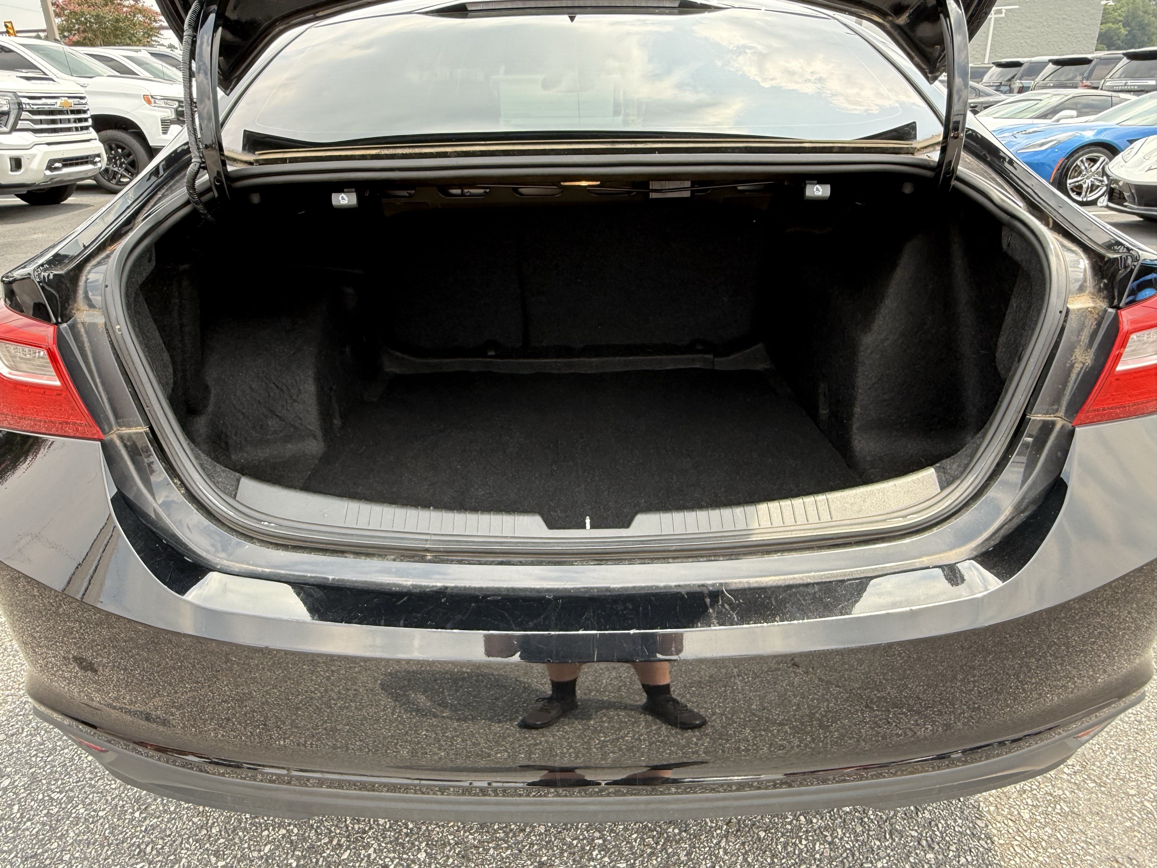 Used 2023 Chevrolet Malibu LT FWD image 33