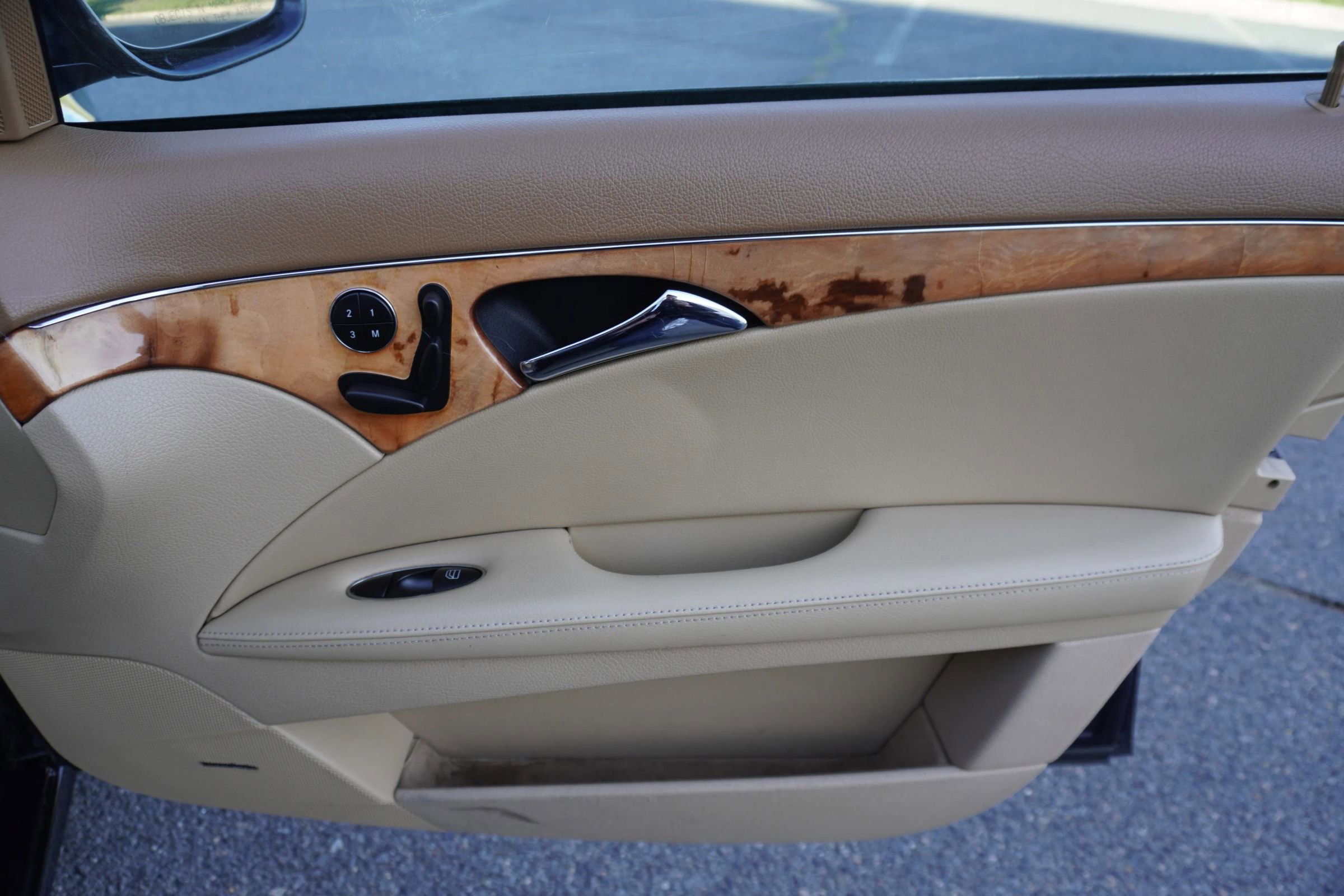 Used 2008 Mercedes-Benz E 350 E 350 4MATIC Sedan 4D image 15