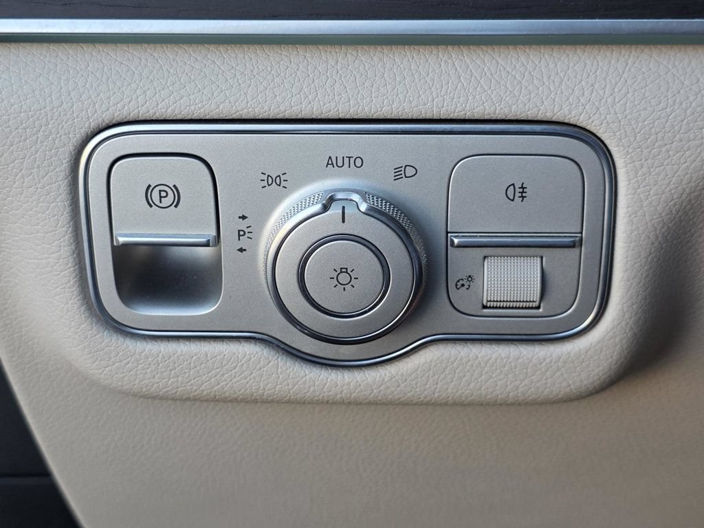 Used 2021 Mercedes-Benz GLS 450 4MATIC image 34