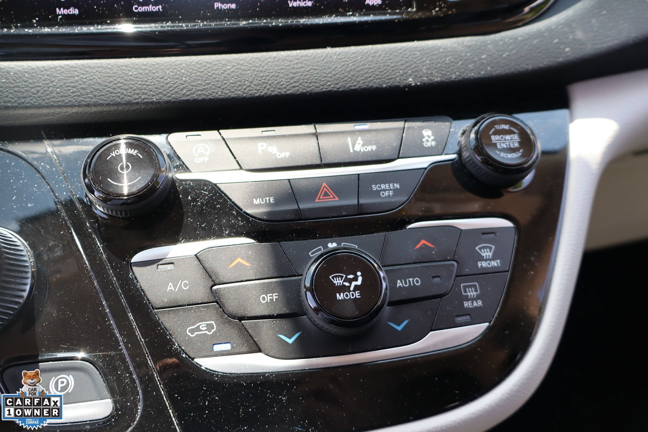 Used 2023 Chrysler Pacifica Touring-L FWD image 21