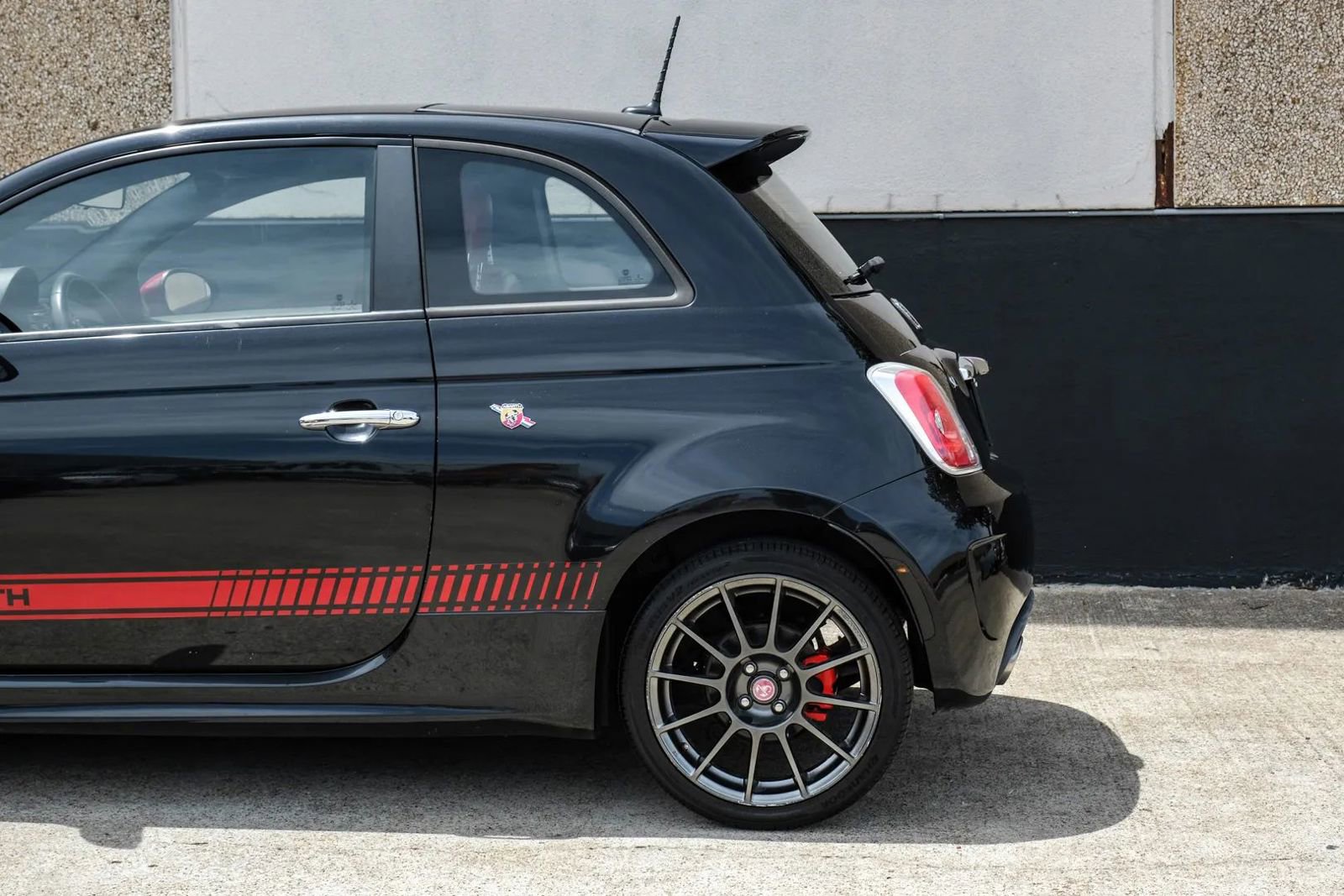 Used 2013 FIAT 500 Abarth w/ Comfort/Convenience Group image 17