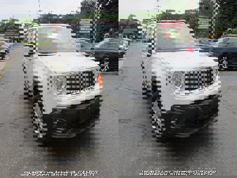 Used 2017 Jeep Renegade Limited image 8