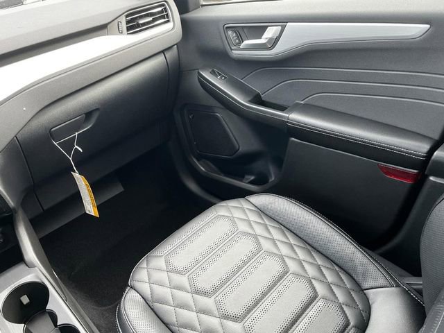 New 2024 Ford Escape SE w/ PHEV Premium Package image 8