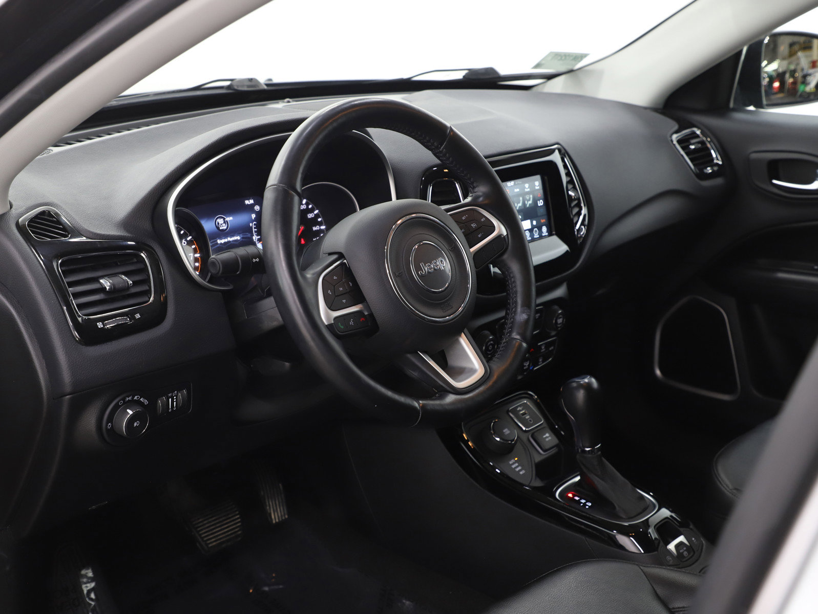 Used 2021 Jeep Compass Latitude image 27