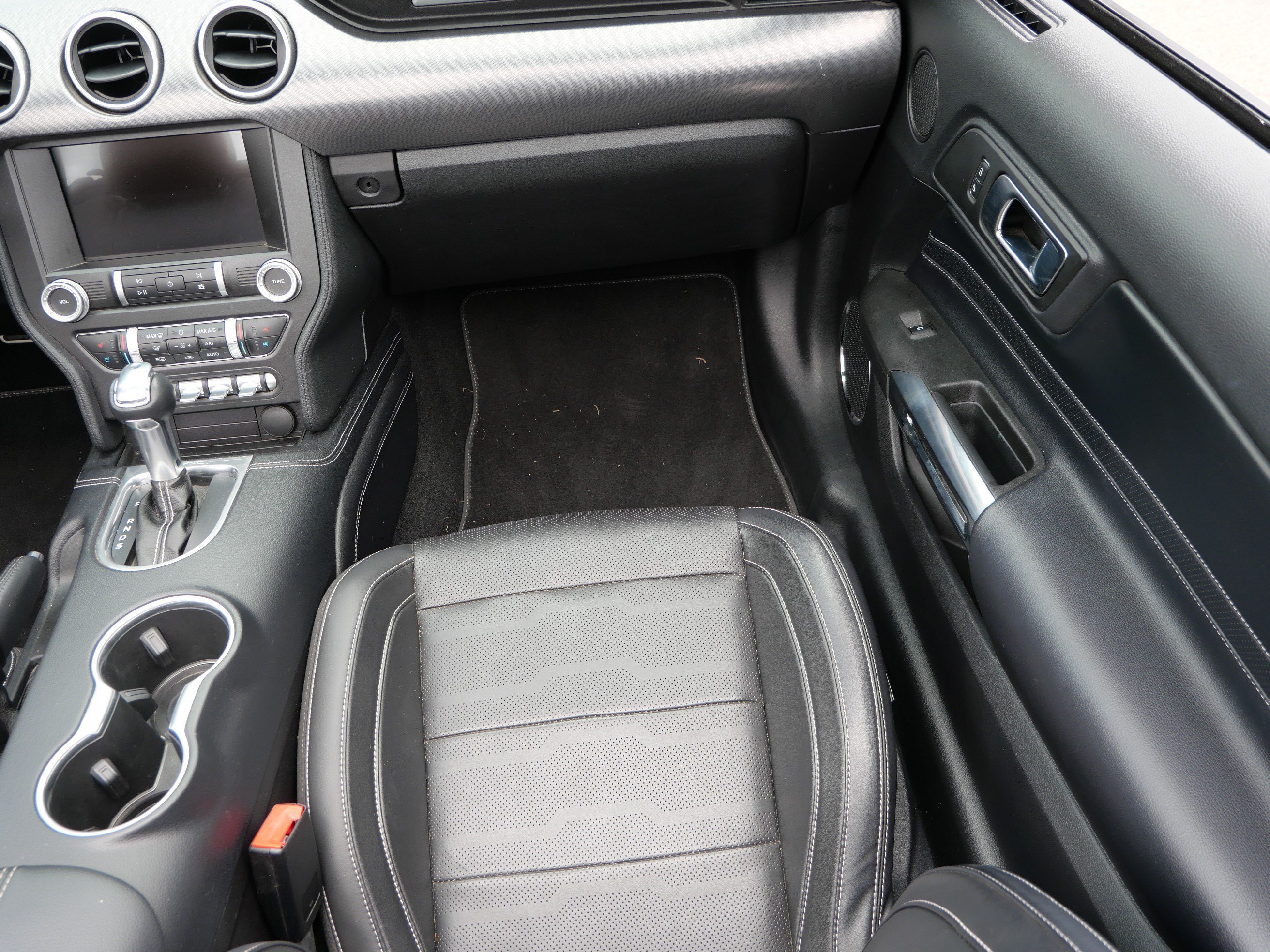 Used 2019 Ford Mustang GT Premium w/ Equipment Group 401A RWD image 11