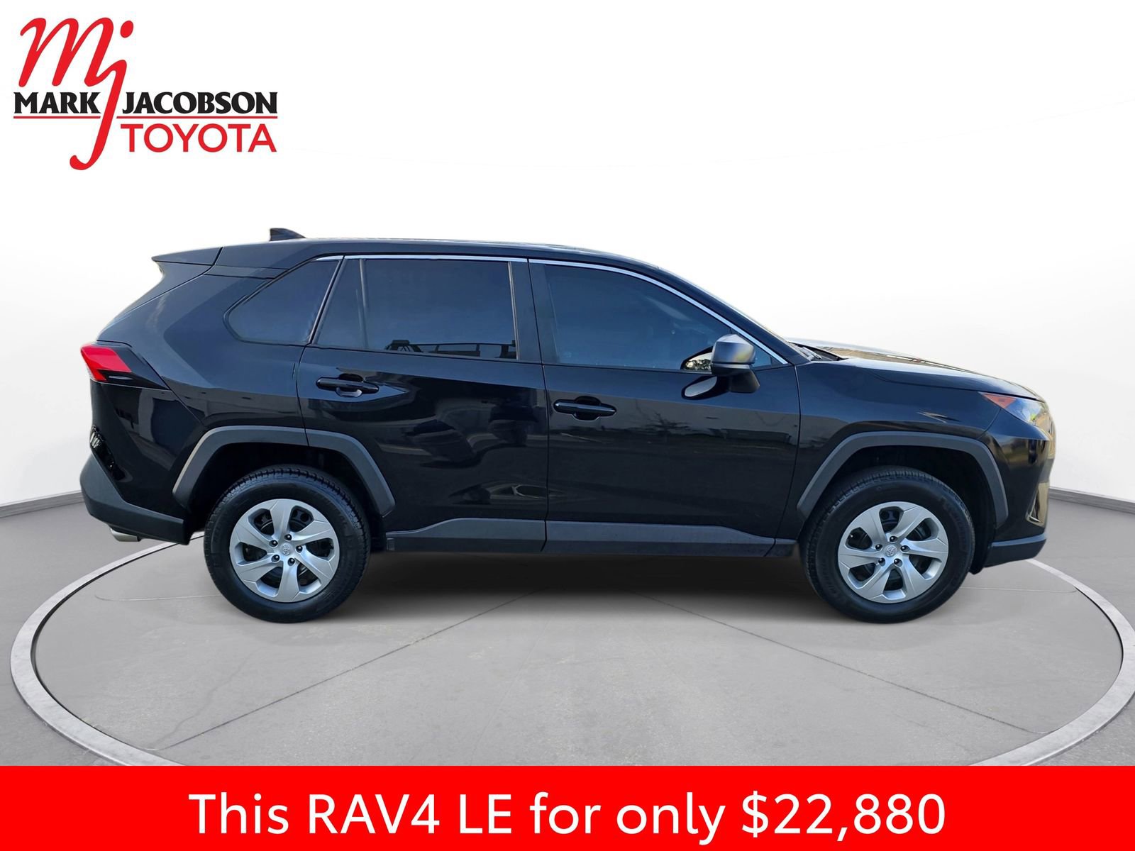 Used 2022 Toyota RAV4 LE image 6