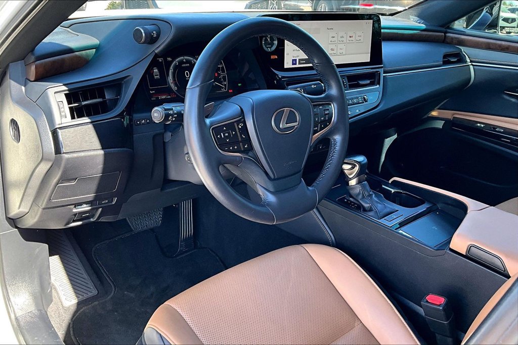 Used 2024 Lexus ES 350 w/ Premium Package FWD image 15