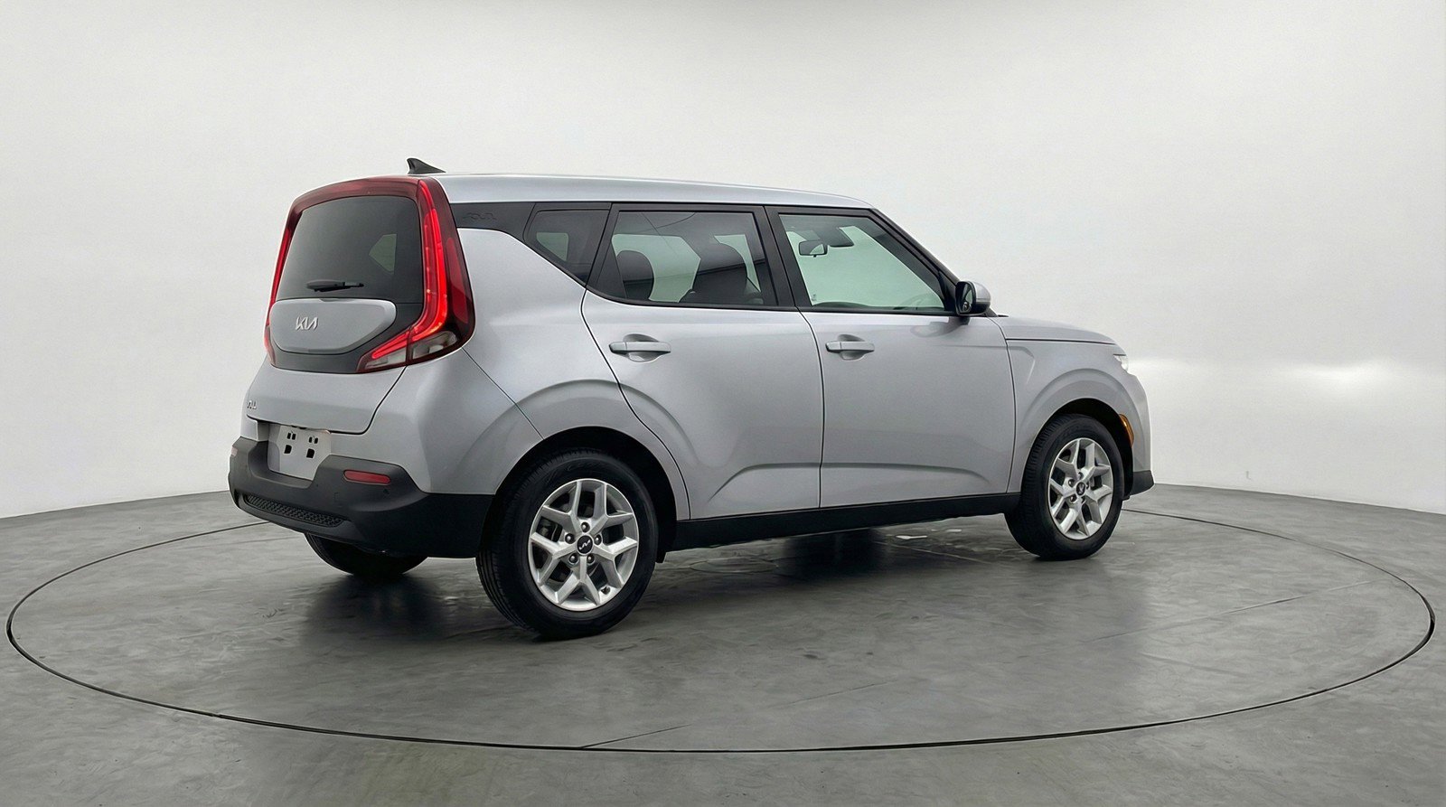 Used 2025 Kia Soul LX w/ LX Technology Package FWD image 9
