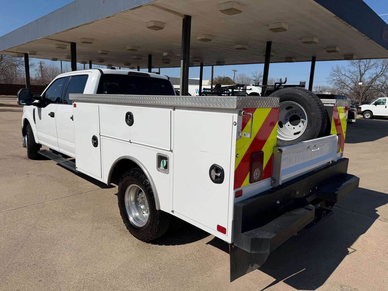 Used 2021 Ford F350 XLT RWD image 3