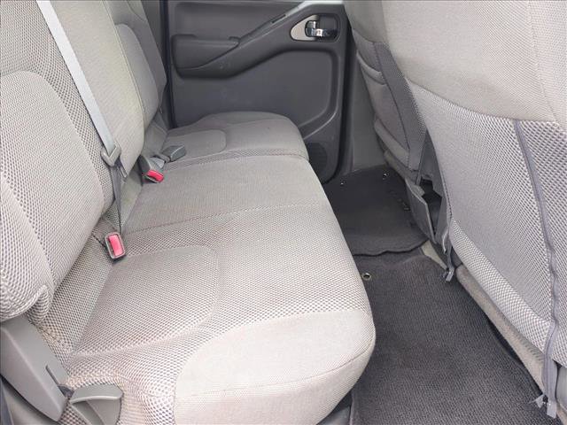 Used 2016 Nissan Frontier SV image 17