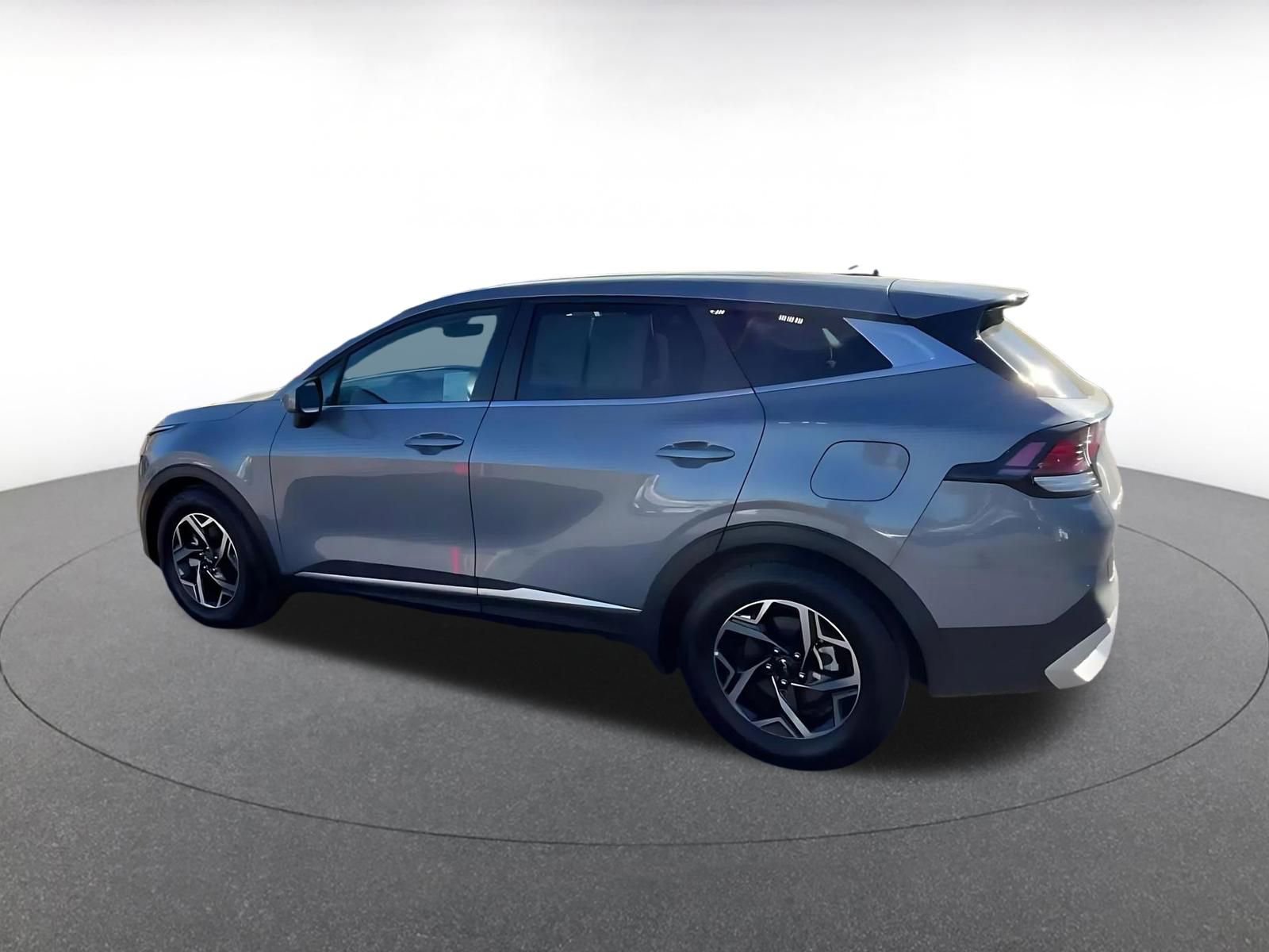 Used 2025 Kia Sportage LX image 10